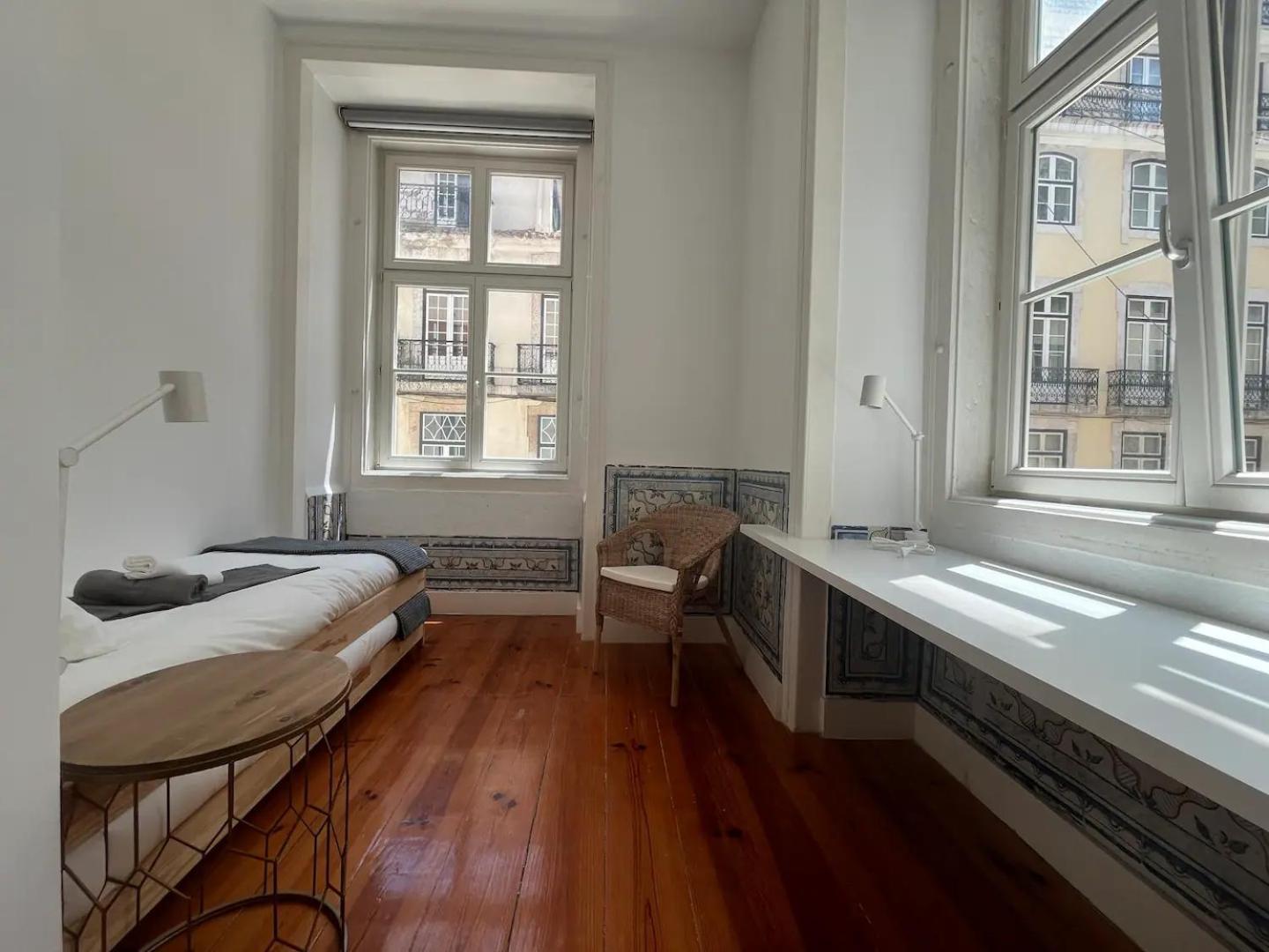 Pensao Neves Bed & Breakfast Lisbon Bagian luar foto