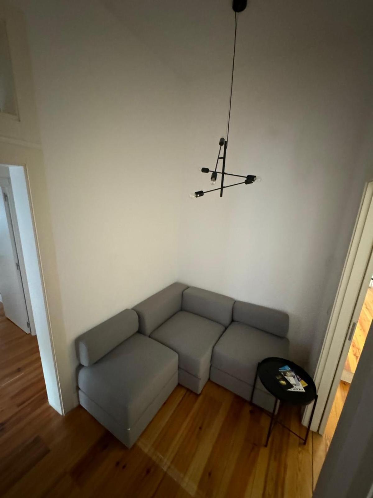 Pensao Neves Bed & Breakfast Lisbon Bagian luar foto