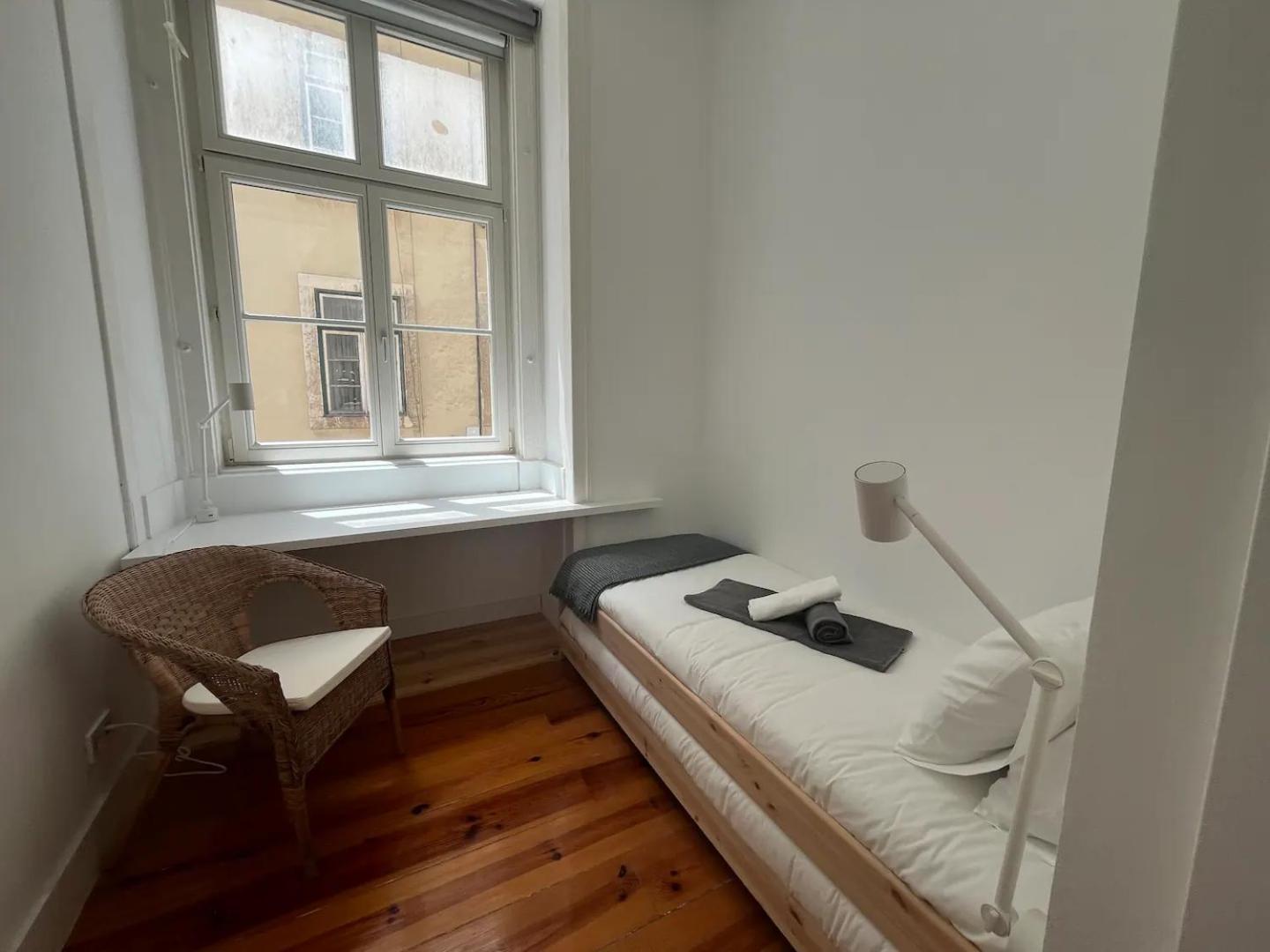 Pensao Neves Bed & Breakfast Lisbon Bagian luar foto