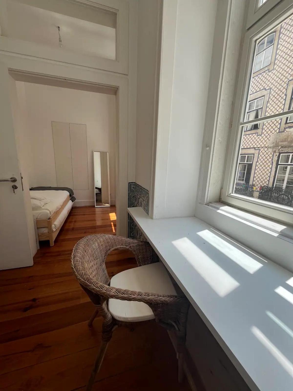 Pensao Neves Bed & Breakfast Lisbon Bagian luar foto